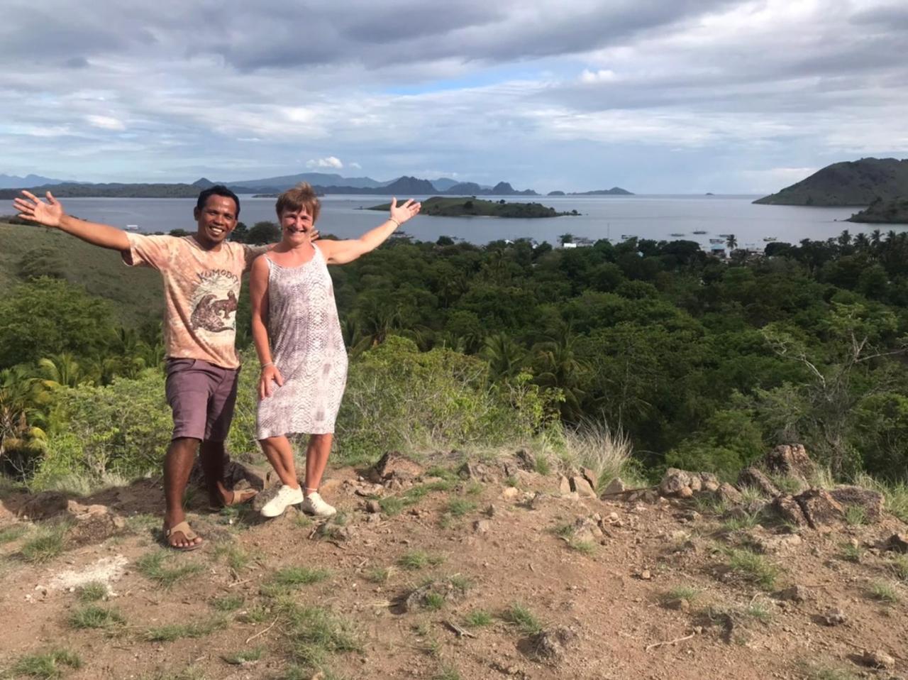 Ora Komodo Home Stay Eksteriør billede