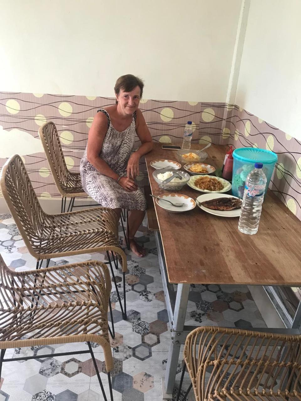 Ora Komodo Home Stay Eksteriør billede