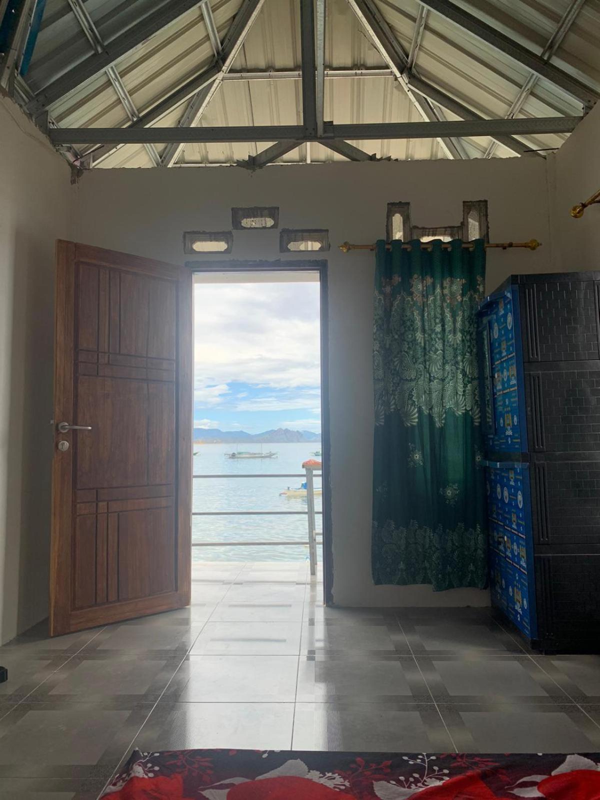 Ora Komodo Home Stay Eksteriør billede