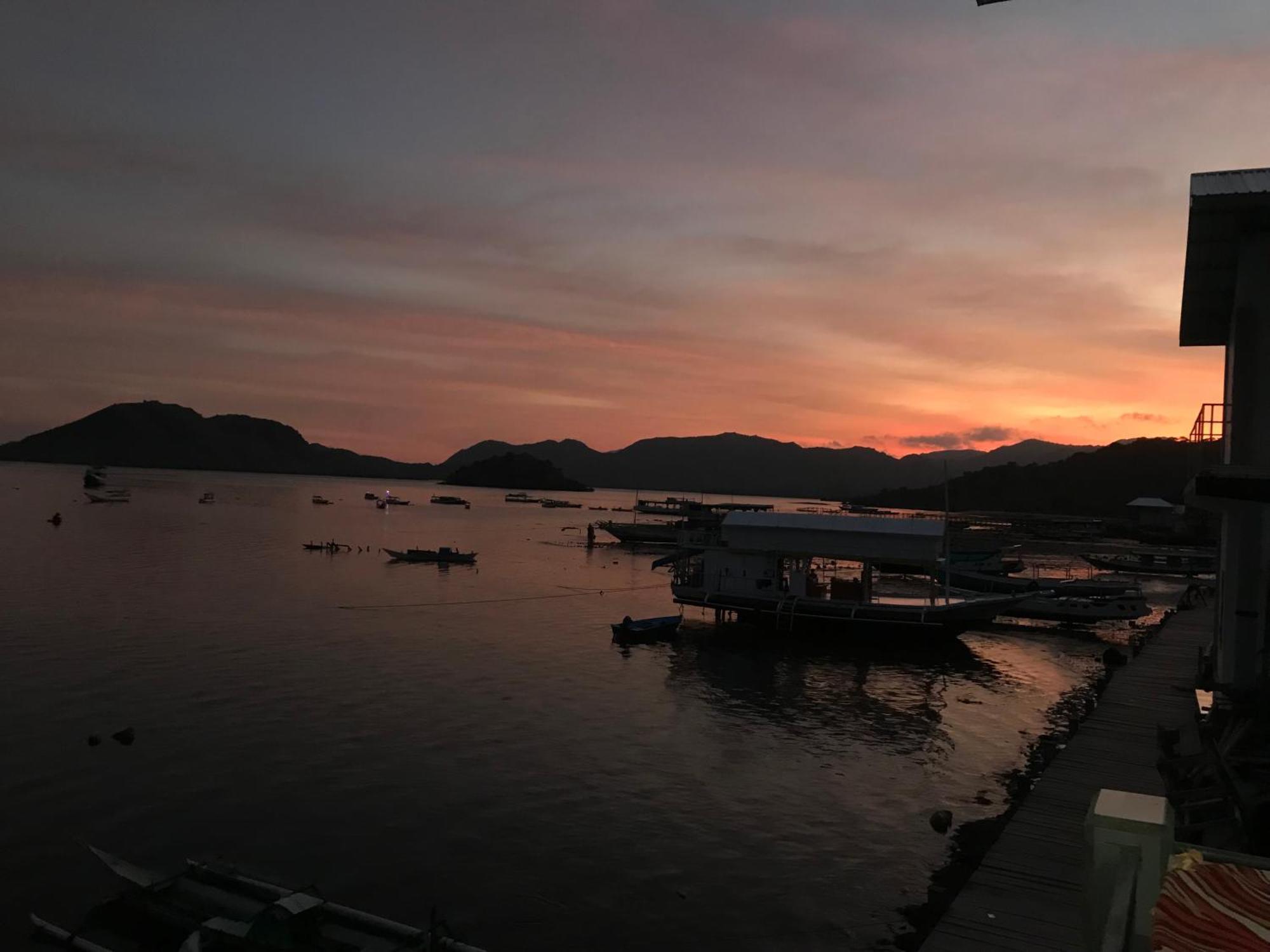 Ora Komodo Home Stay Eksteriør billede