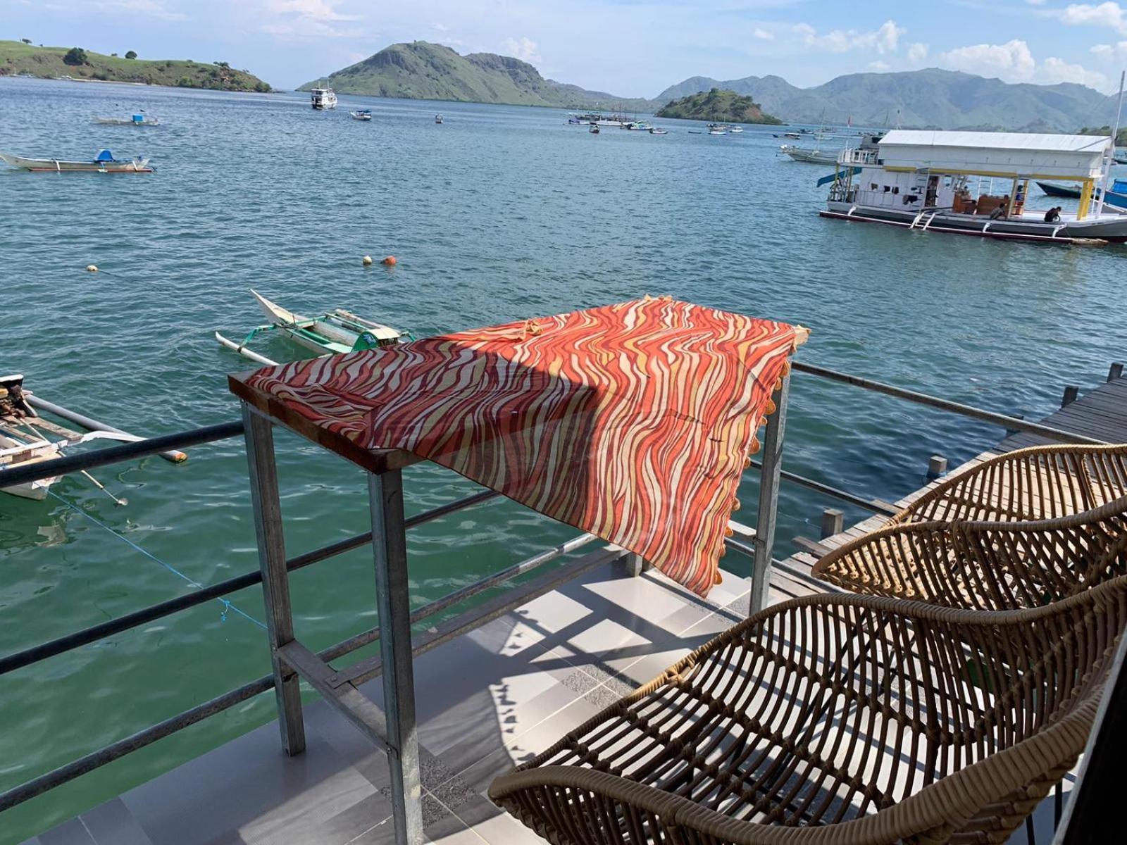 Ora Komodo Home Stay Eksteriør billede