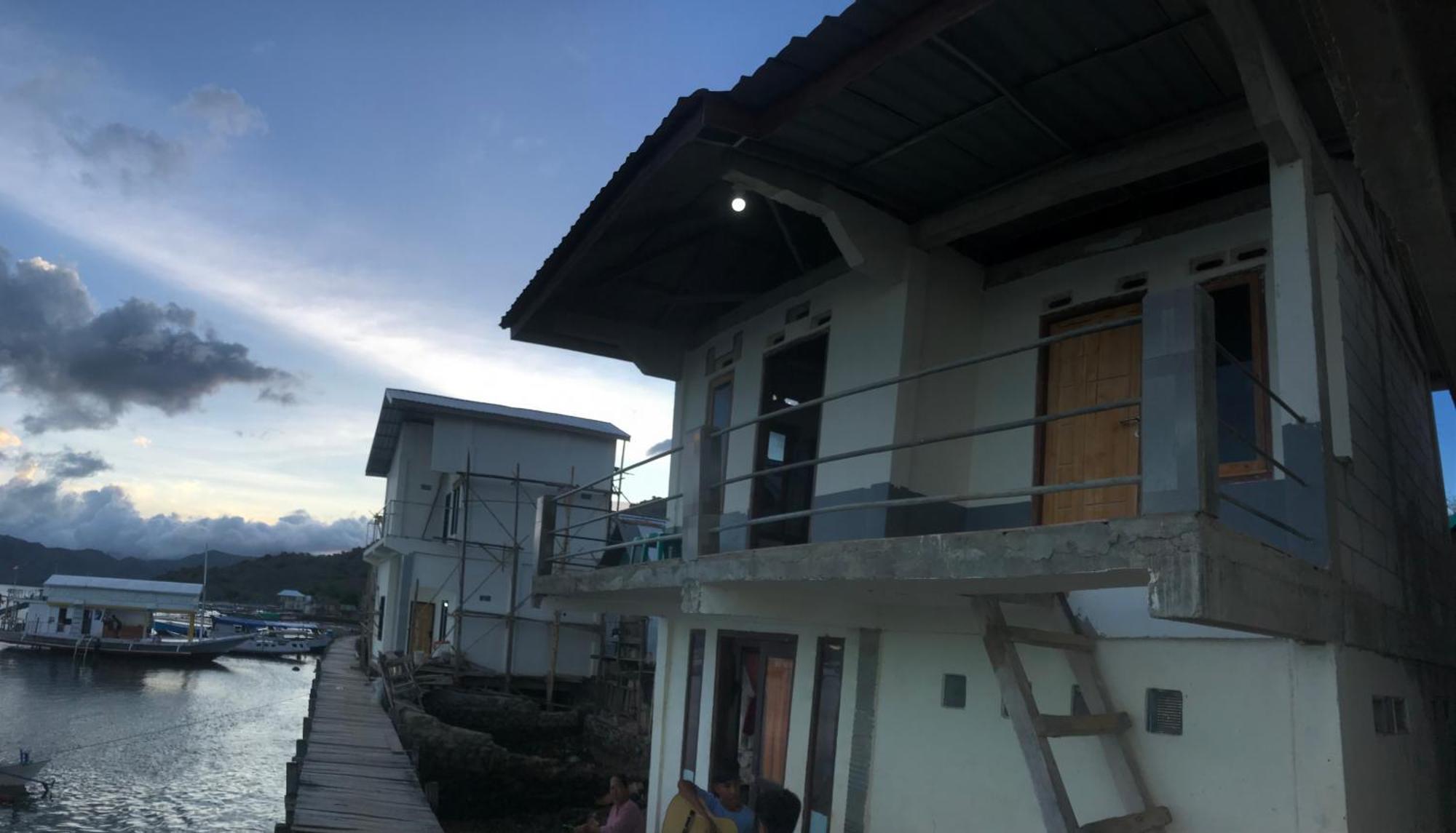 Ora Komodo Home Stay Eksteriør billede